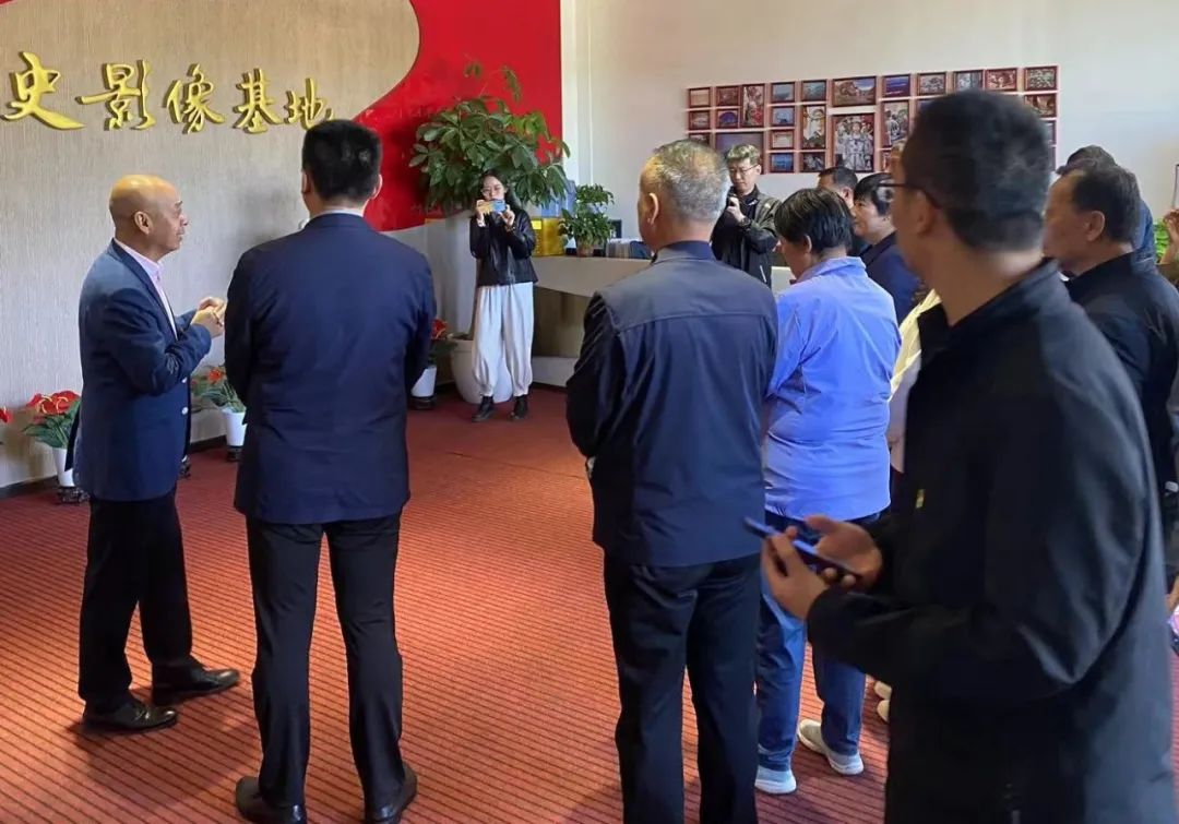 启航新征程，永远跟党走——山东省东营市人民政府驻京联络处前往国史影像基地开展党建活动.jpg